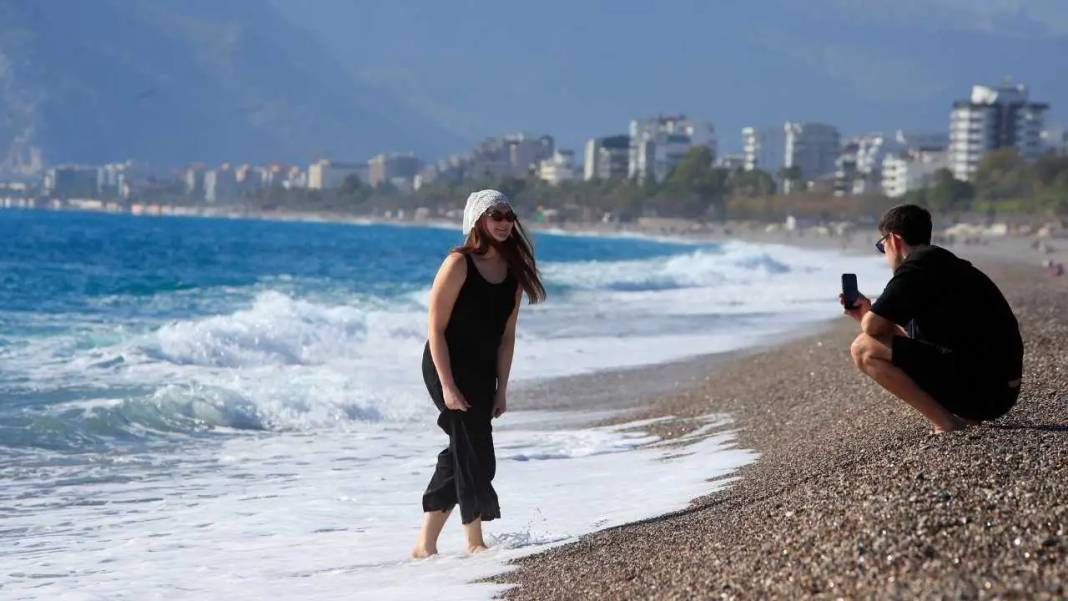 Şiddetli Yağmurun Ardından Antalya’da Tatil Havası Devam Etti! 1